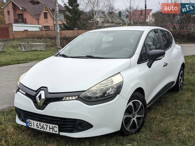 Белый Рено Клио, объемом двигателя 1.5 л и пробегом 214 тыс. км за 7297 $, фото 1 на Automoto.ua