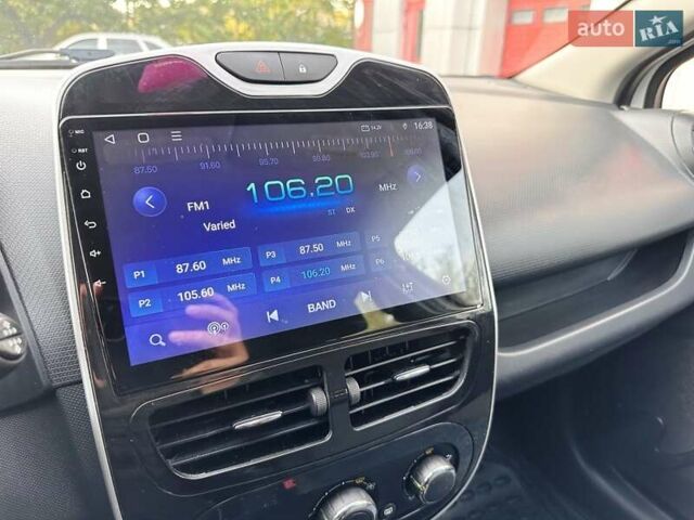 Белый Рено Клио, объемом двигателя 1.5 л и пробегом 241 тыс. км за 7200 $, фото 2 на Automoto.ua