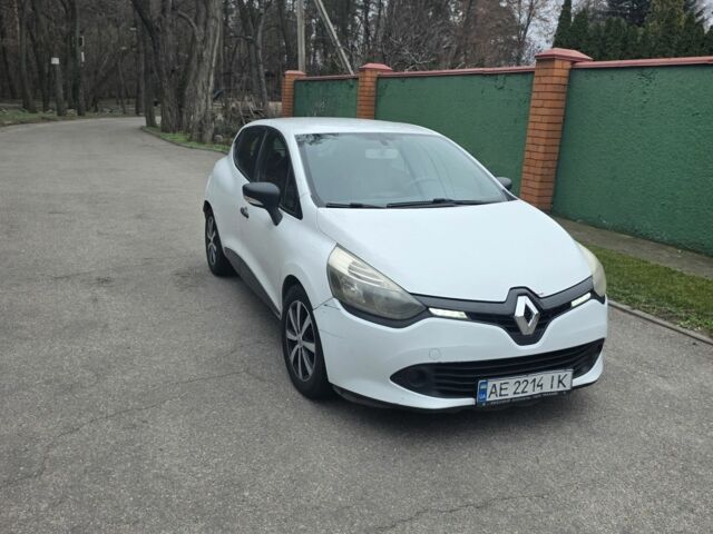 Белый Рено Клио, объемом двигателя 1.5 л и пробегом 292 тыс. км за 5500 $, фото 7 на Automoto.ua