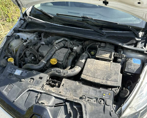 Білий Рено Кліо, об'ємом двигуна 1.46 л та пробігом 281 тис. км за 6000 $, фото 21 на Automoto.ua