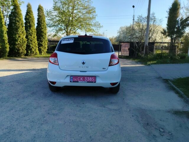 Белый Рено Клио, объемом двигателя 0 л и пробегом 160 тыс. км за 6300 $, фото 3 на Automoto.ua