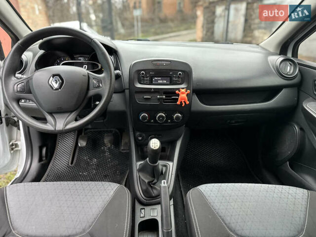 Білий Рено Кліо, об'ємом двигуна 1.46 л та пробігом 298 тис. км за 5999 $, фото 8 на Automoto.ua