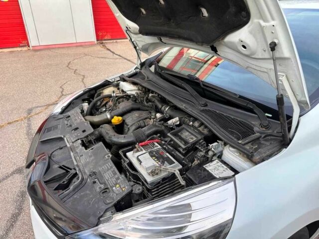 Рено Кліо 2013 у Запоріжжя на Automoto.ua Білий Рено Кліо, об'ємом двигуна 1.5 л та пробігом 241 тис. км за 7400 $, фото 7 на Automoto.ua