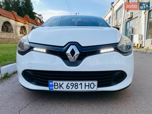 Білий Рено Кліо, об'ємом двигуна 1.46 л та пробігом 227 тис. км за 6800 $, фото 16 на Automoto.ua