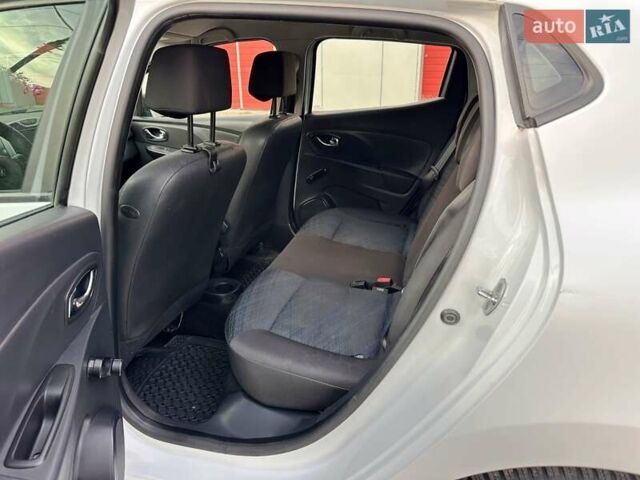 Белый Рено Клио, объемом двигателя 1.5 л и пробегом 241 тыс. км за 7200 $, фото 25 на Automoto.ua