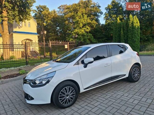Белый Рено Клио, объемом двигателя 1.5 л и пробегом 170 тыс. км за 7699 $, фото 2 на Automoto.ua