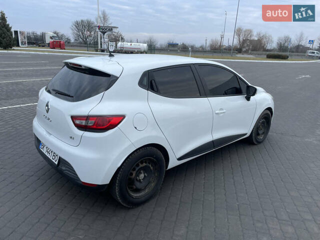 Белый Рено Клио, объемом двигателя 1.46 л и пробегом 206 тыс. км за 7400 $, фото 4 на Automoto.ua