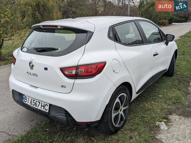 Белый Рено Клио, объемом двигателя 1.5 л и пробегом 214 тыс. км за 7297 $, фото 2 на Automoto.ua