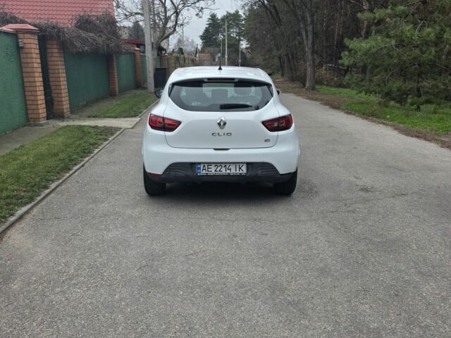 Белый Рено Клио, объемом двигателя 1.5 л и пробегом 292 тыс. км за 5500 $, фото 2 на Automoto.ua