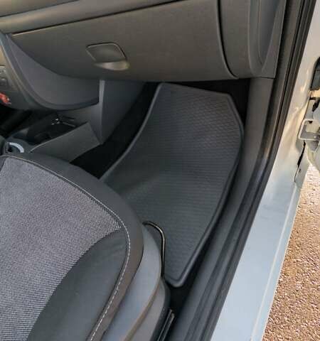 Білий Рено Кліо, об'ємом двигуна 1.5 л та пробігом 198 тис. км за 5300 $, фото 16 на Automoto.ua