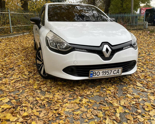 Белый Рено Клио, объемом двигателя 1.46 л и пробегом 250 тыс. км за 7300 $, фото 3 на Automoto.ua