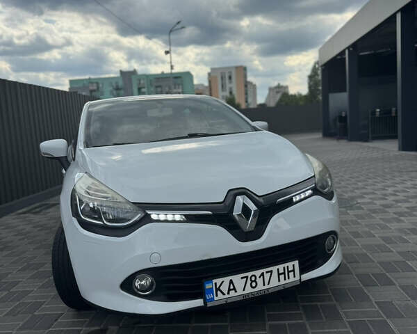 Белый Рено Клио, объемом двигателя 1.5 л и пробегом 204 тыс. км за 7500 $, фото 4 на Automoto.ua