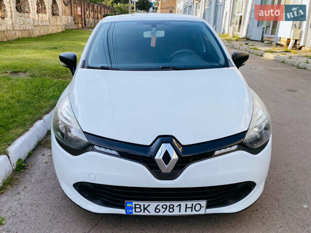 Білий Рено Кліо, об'ємом двигуна 1.46 л та пробігом 227 тис. км за 6800 $, фото 4 на Automoto.ua