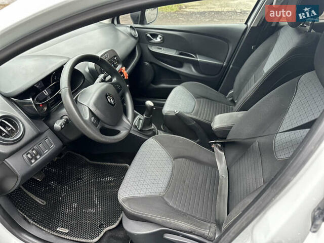 Білий Рено Кліо, об'ємом двигуна 1.46 л та пробігом 298 тис. км за 5999 $, фото 7 на Automoto.ua