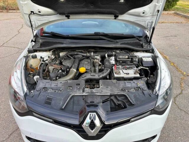 Рено Кліо 2013 у Запоріжжя на Automoto.ua Білий Рено Кліо, об'ємом двигуна 1.5 л та пробігом 241 тис. км за 7400 $, фото 6 на Automoto.ua