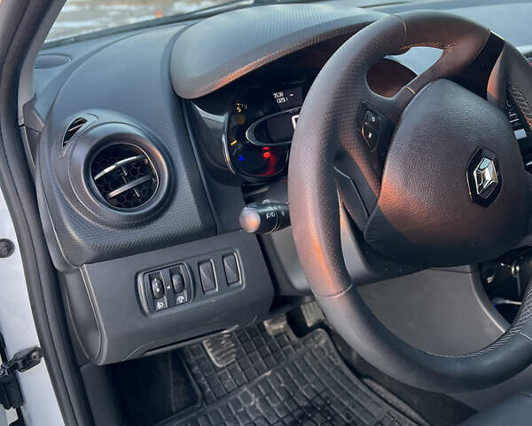 Білий Рено Кліо, об'ємом двигуна 1.46 л та пробігом 220 тис. км за 6999 $, фото 27 на Automoto.ua