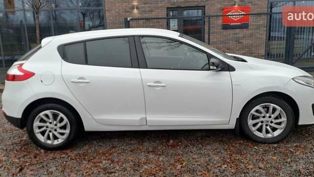 Белый Рено Клио, объемом двигателя 1.5 л и пробегом 172 тыс. км за 9500 $, фото 7 на Automoto.ua