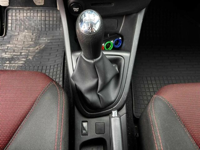 Белый Рено Клио, объемом двигателя 1.5 л и пробегом 195 тыс. км за 6990 $, фото 22 на Automoto.ua