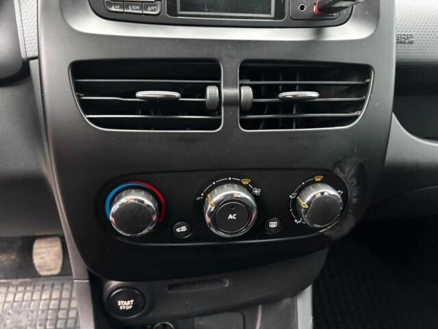 Белый Рено Клио, объемом двигателя 1.5 л и пробегом 195 тыс. км за 6990 $, фото 21 на Automoto.ua