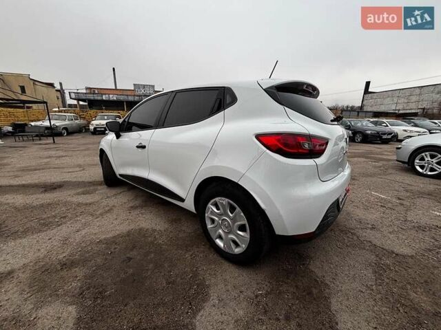 Білий Рено Кліо, об'ємом двигуна 1.5 л та пробігом 195 тис. км за 6990 $, фото 4 на Automoto.ua