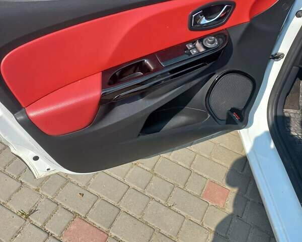 Рено Клио 2014 в Турийск на Automoto.ua Белый Рено Клио, объемом двигателя 1.5 л и пробегом 266 тыс. км за 7000 $, фото 11 на Automoto.ua