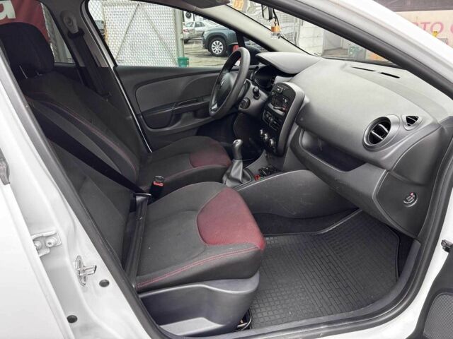 Белый Рено Клио, объемом двигателя 1.5 л и пробегом 195 тыс. км за 6990 $, фото 16 на Automoto.ua