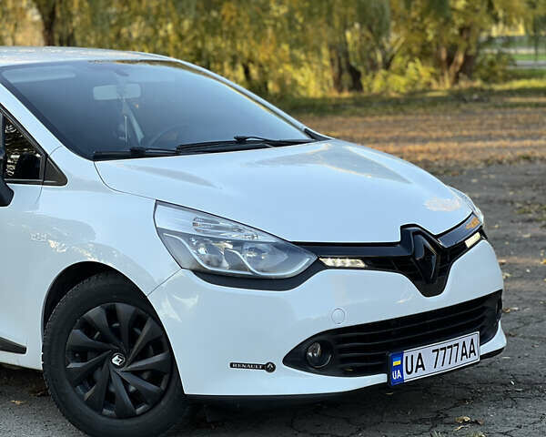 Білий Рено Кліо, об'ємом двигуна 1.46 л та пробігом 220 тис. км за 7000 $, фото 5 на Automoto.ua