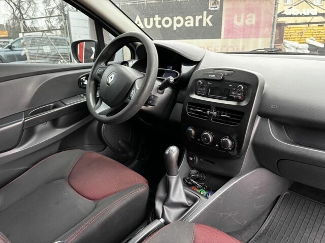 Белый Рено Клио, объемом двигателя 1.5 л и пробегом 195 тыс. км за 6990 $, фото 17 на Automoto.ua