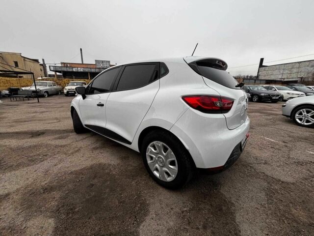 Белый Рено Клио, объемом двигателя 1.5 л и пробегом 195 тыс. км за 6990 $, фото 2 на Automoto.ua