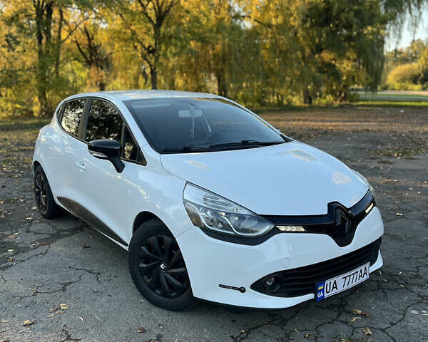 Білий Рено Кліо, об'ємом двигуна 1.46 л та пробігом 220 тис. км за 7000 $, фото 6 на Automoto.ua