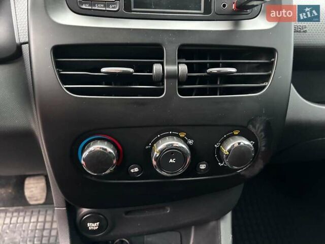 Білий Рено Кліо, об'ємом двигуна 1.5 л та пробігом 195 тис. км за 6990 $, фото 21 на Automoto.ua