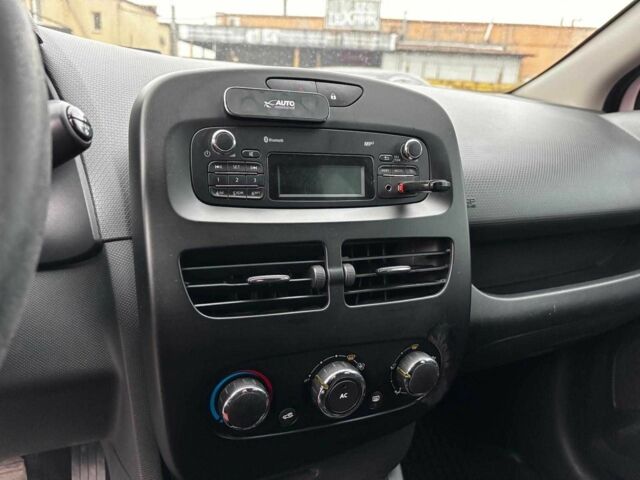 Белый Рено Клио, объемом двигателя 1.5 л и пробегом 195 тыс. км за 6990 $, фото 20 на Automoto.ua