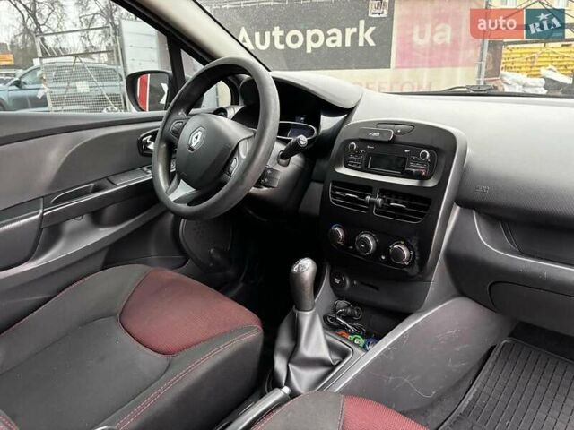 Білий Рено Кліо, об'ємом двигуна 1.5 л та пробігом 195 тис. км за 6990 $, фото 17 на Automoto.ua