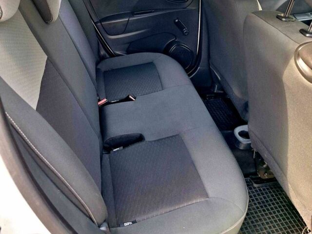 Белый Рено Клио, объемом двигателя 1.5 л и пробегом 232 тыс. км за 6499 $, фото 10 на Automoto.ua