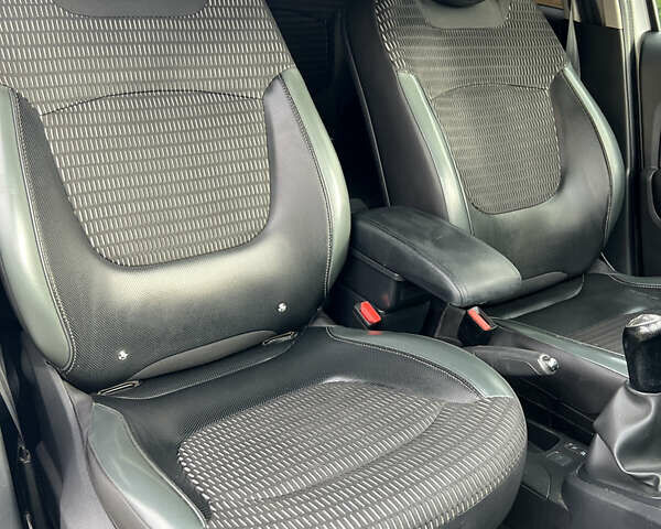 Білий Рено Кліо, об'ємом двигуна 1.46 л та пробігом 220 тис. км за 7000 $, фото 21 на Automoto.ua