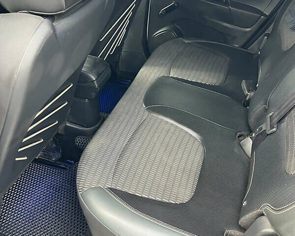 Білий Рено Кліо, об'ємом двигуна 1.46 л та пробігом 220 тис. км за 7000 $, фото 33 на Automoto.ua