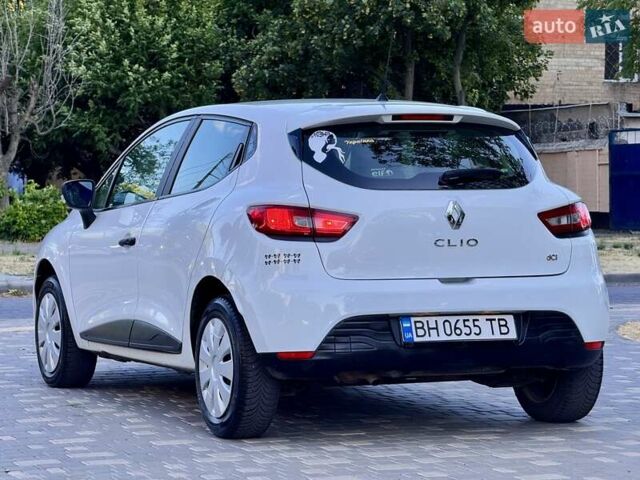 Белый Рено Клио, объемом двигателя 1.5 л и пробегом 219 тыс. км за 5999 $, фото 8 на Automoto.ua