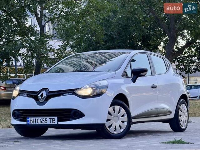 Белый Рено Клио, объемом двигателя 1.5 л и пробегом 219 тыс. км за 5999 $, фото 16 на Automoto.ua