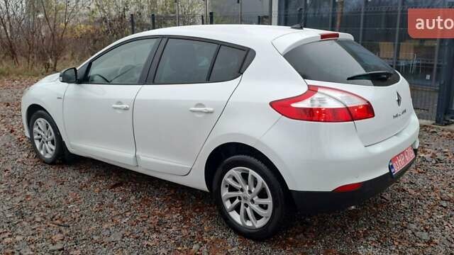 Белый Рено Клио, объемом двигателя 1.5 л и пробегом 172 тыс. км за 9500 $, фото 19 на Automoto.ua