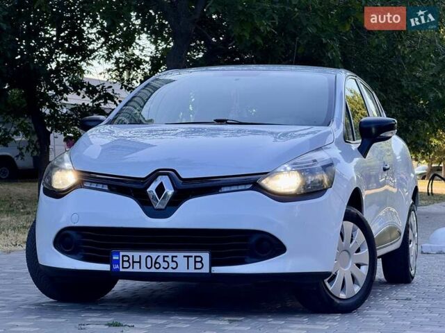 Белый Рено Клио, объемом двигателя 1.5 л и пробегом 219 тыс. км за 5999 $, фото 12 на Automoto.ua