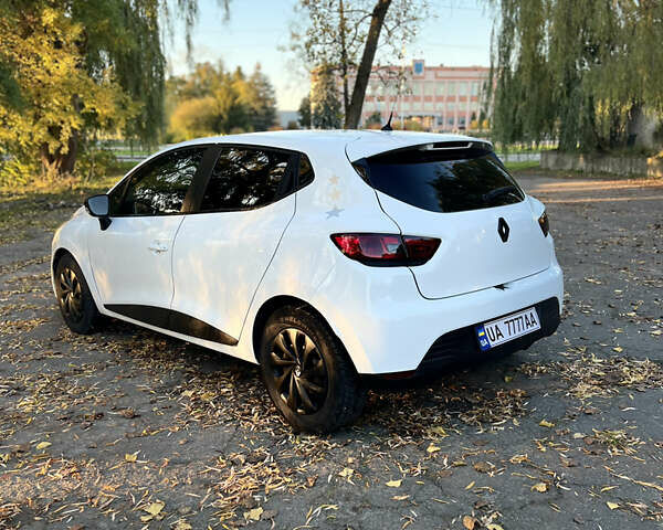Білий Рено Кліо, об'ємом двигуна 1.46 л та пробігом 220 тис. км за 7000 $, фото 14 на Automoto.ua