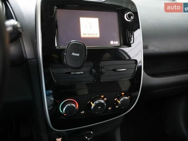 Белый Рено Клио, объемом двигателя 1.5 л и пробегом 233 тыс. км за 9200 $, фото 21 на Automoto.ua