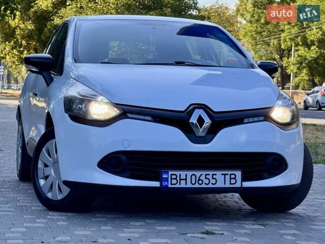 Белый Рено Клио, объемом двигателя 1.5 л и пробегом 219 тыс. км за 5999 $, фото 19 на Automoto.ua