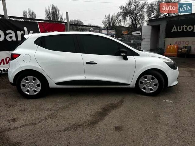 Білий Рено Кліо, об'ємом двигуна 1.5 л та пробігом 195 тис. км за 6990 $, фото 7 на Automoto.ua