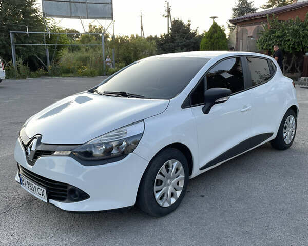 Белый Рено Клио, объемом двигателя 1.15 л и пробегом 70 тыс. км за 7800 $, фото 1 на Automoto.ua