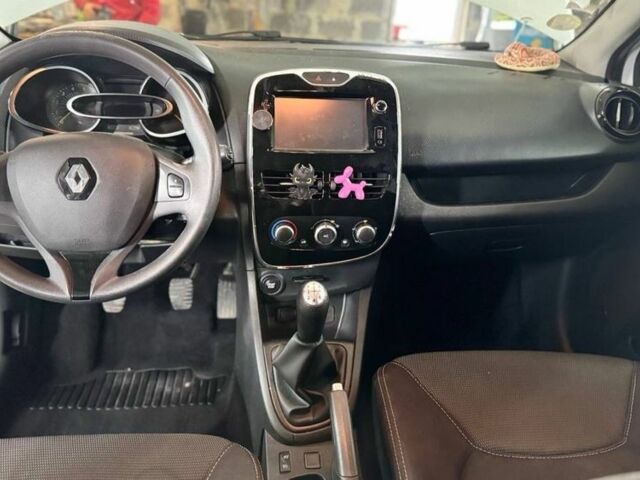 Белый Рено Клио, объемом двигателя 1.5 л и пробегом 127 тыс. км за 6850 $, фото 5 на Automoto.ua