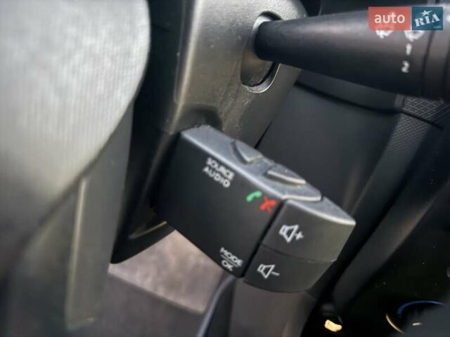 Белый Рено Клио, объемом двигателя 1.5 л и пробегом 220 тыс. км за 5999 $, фото 63 на Automoto.ua