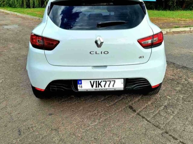 Белый Рено Клио, объемом двигателя 0 л и пробегом 231 тыс. км за 6500 $, фото 4 на Automoto.ua