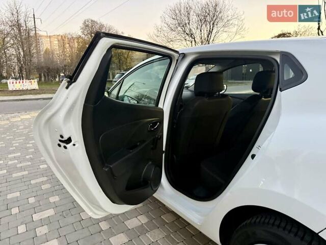 Белый Рено Клио, объемом двигателя 1.5 л и пробегом 220 тыс. км за 5999 $, фото 24 на Automoto.ua