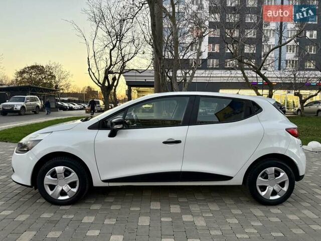 Белый Рено Клио, объемом двигателя 1.5 л и пробегом 220 тыс. км за 5999 $, фото 13 на Automoto.ua